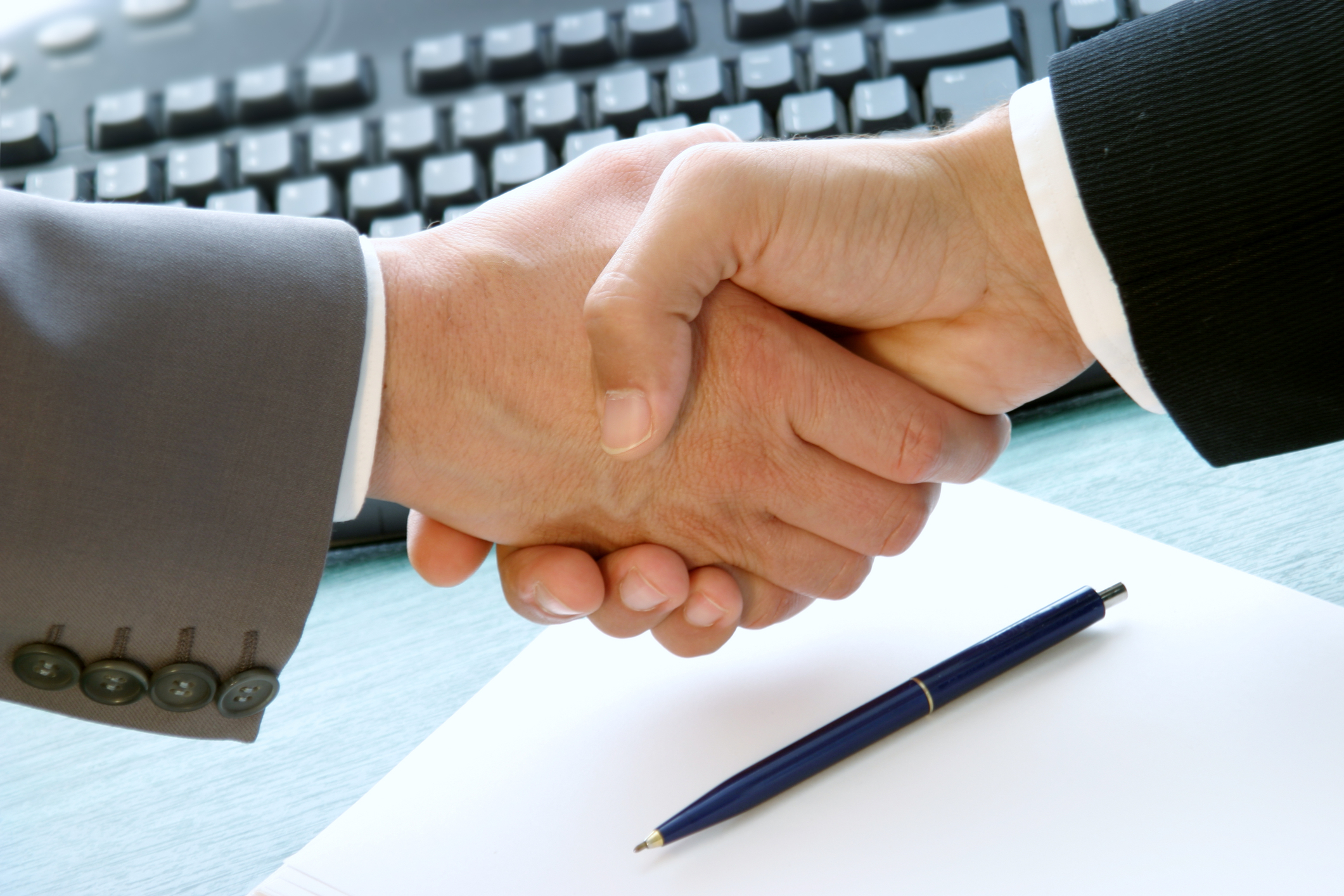 dreamstime-Handshake